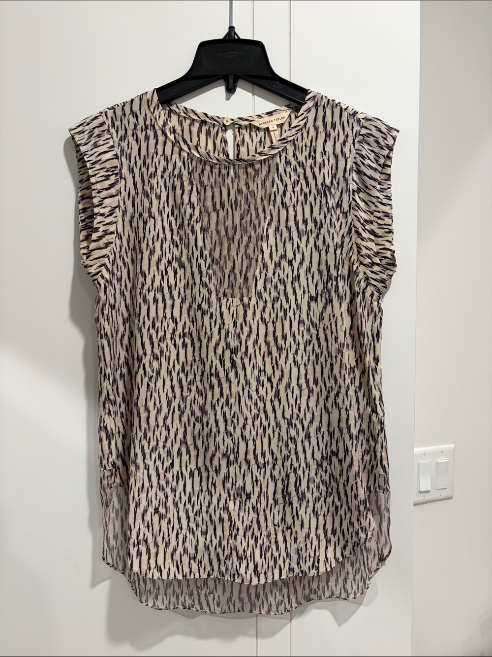 Rebecca Taylor Black and Cream Printed Cap-Sleeve Blouse 100% silk
